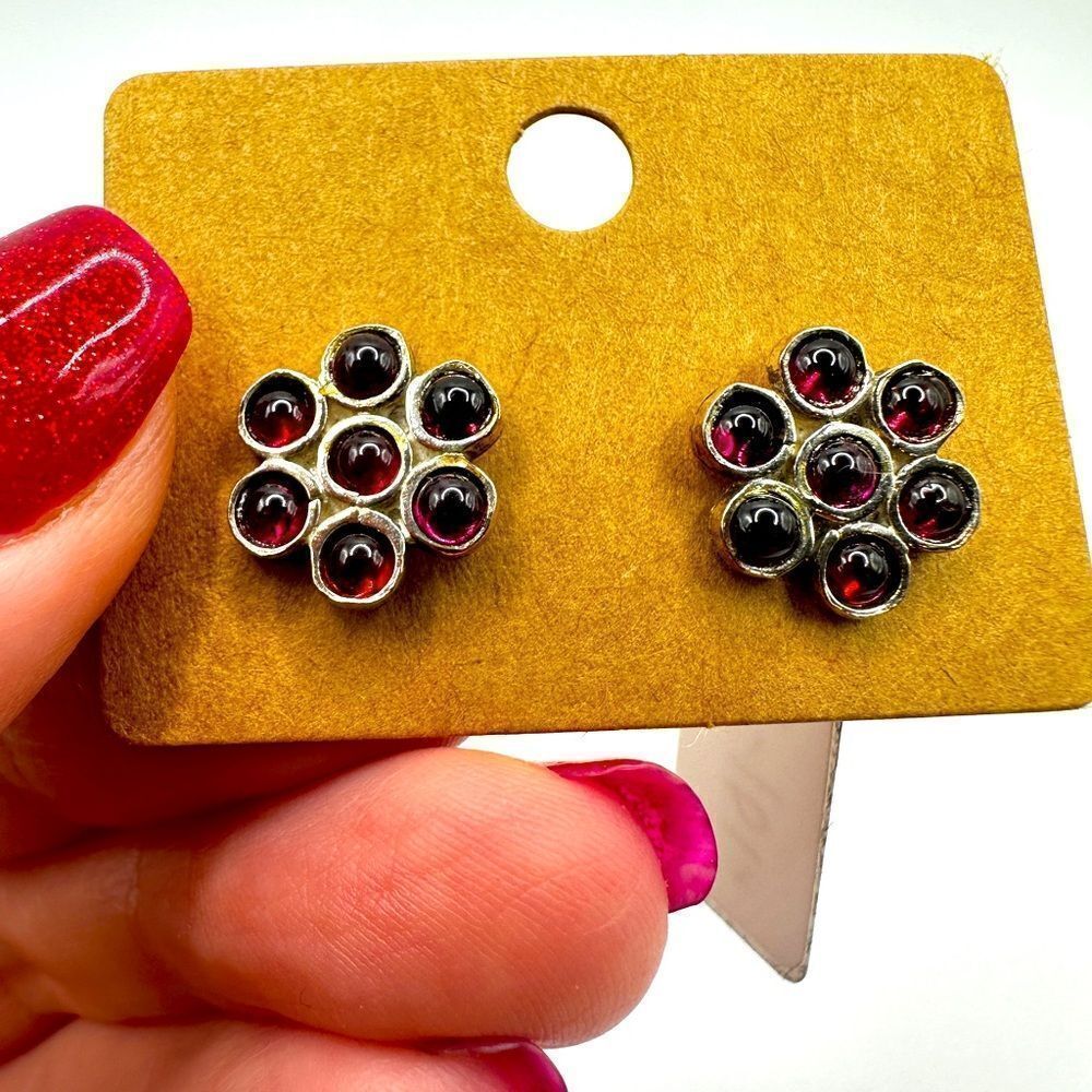 Stunning rhodalite garnet "flower" cabochon stud earrings in sterling‎ silver!